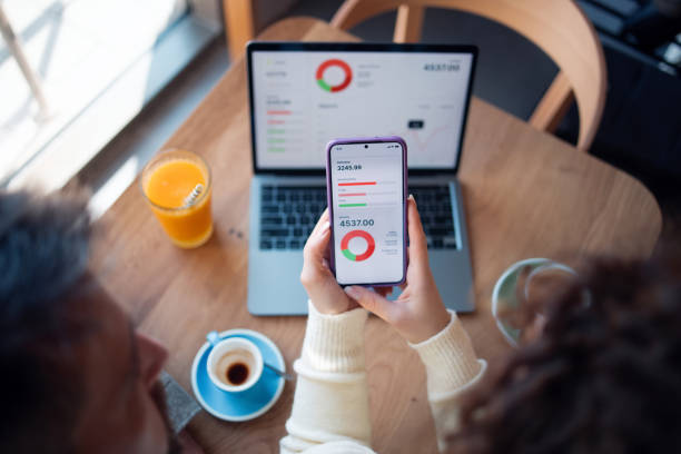 Le minimalisme revient en force dans les interfaces web. En effet, les utilisateurs veulent naviguer facilement. Ainsi,