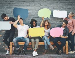La gestion de contenu centralise tous les fichiers utiles dans un seul espace numérique. Ainsi, les équipes accèdent rapidement
